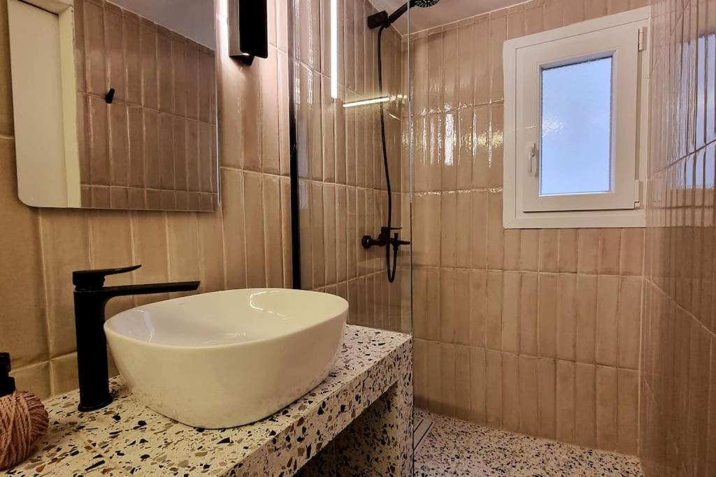 Μπροστά Στη Πλατεία Ναυαρίνου/Τσιμισκη Διαμέρισμα سالونيك المظهر الخارجي الصورة